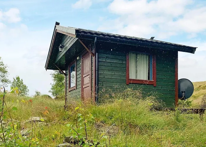 4 Person In Lindas-by Traum * Lindås